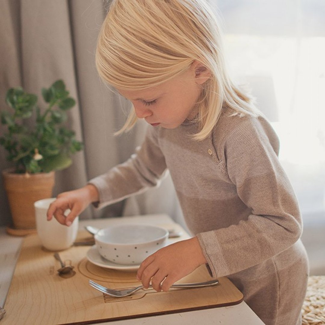 Wooden Table Setting Placemat