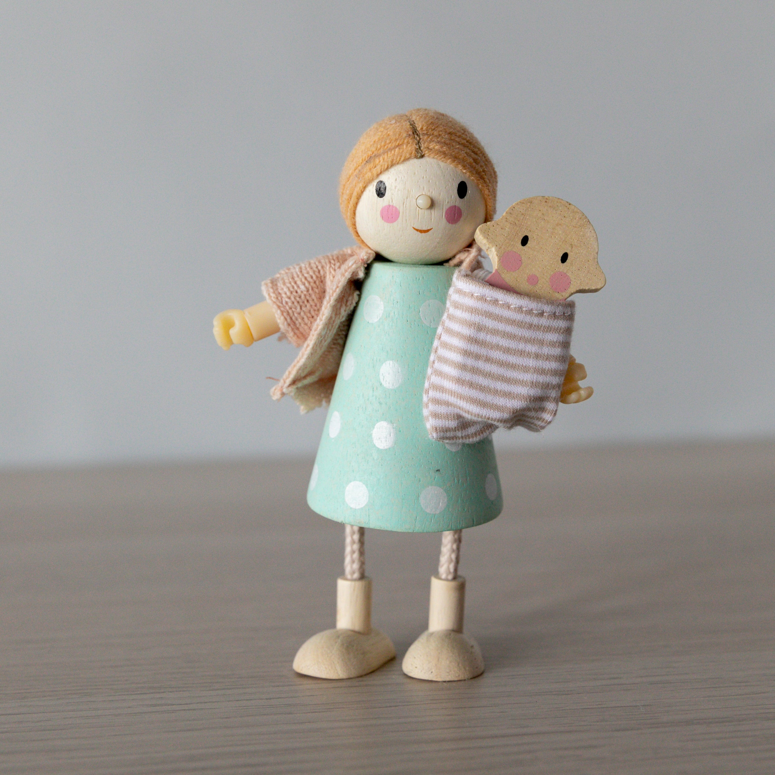 Wooden Doll Family - The Goodwoods